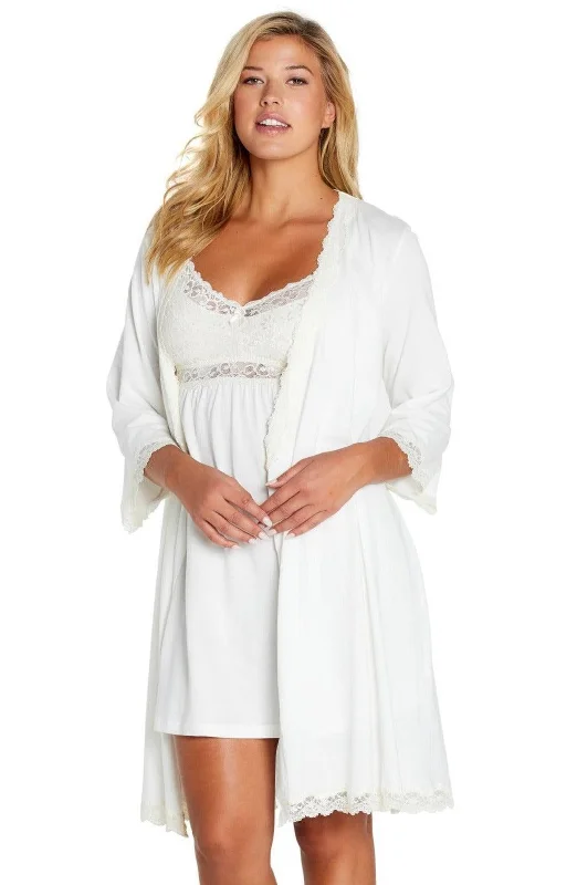 Three Quater Sleeve Robe